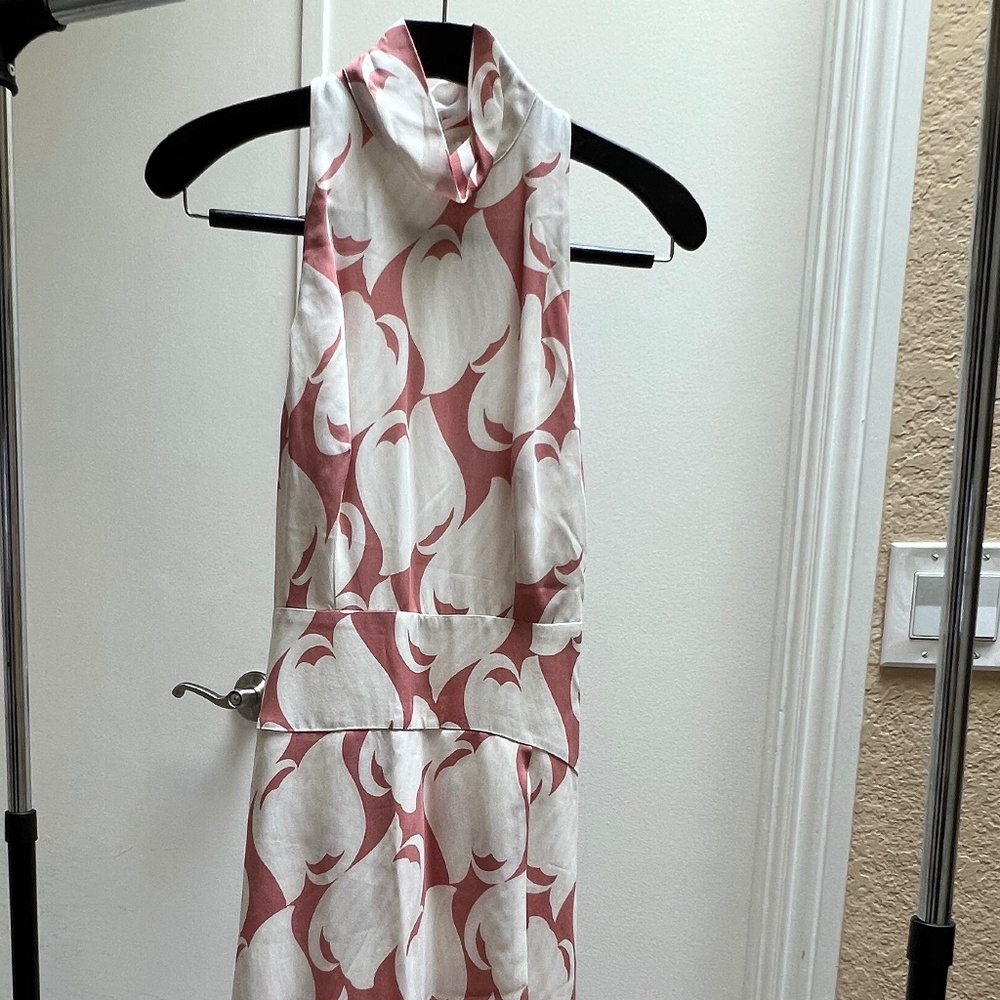 NWOT Elegant Floral Printed MIDI Dress in Beige Pink & Ivory